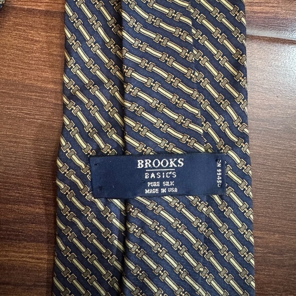 BROOKS Basics Blue and Gold Tie with Elegant Stripes - Picture 4 of 8